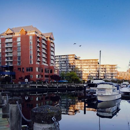 Coast Victoria Hotel & Marina By Apa Bagian luar foto