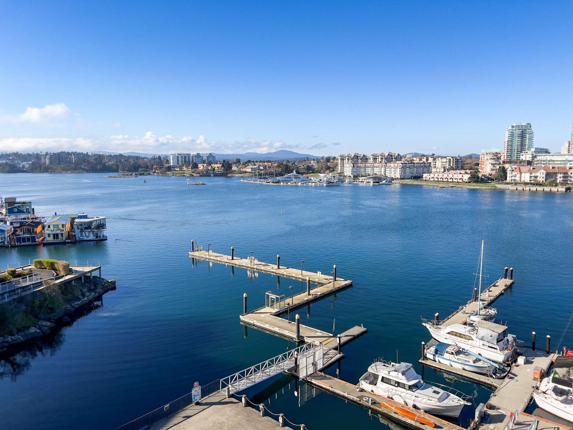 Coast Victoria Hotel & Marina By Apa Bagian luar foto
