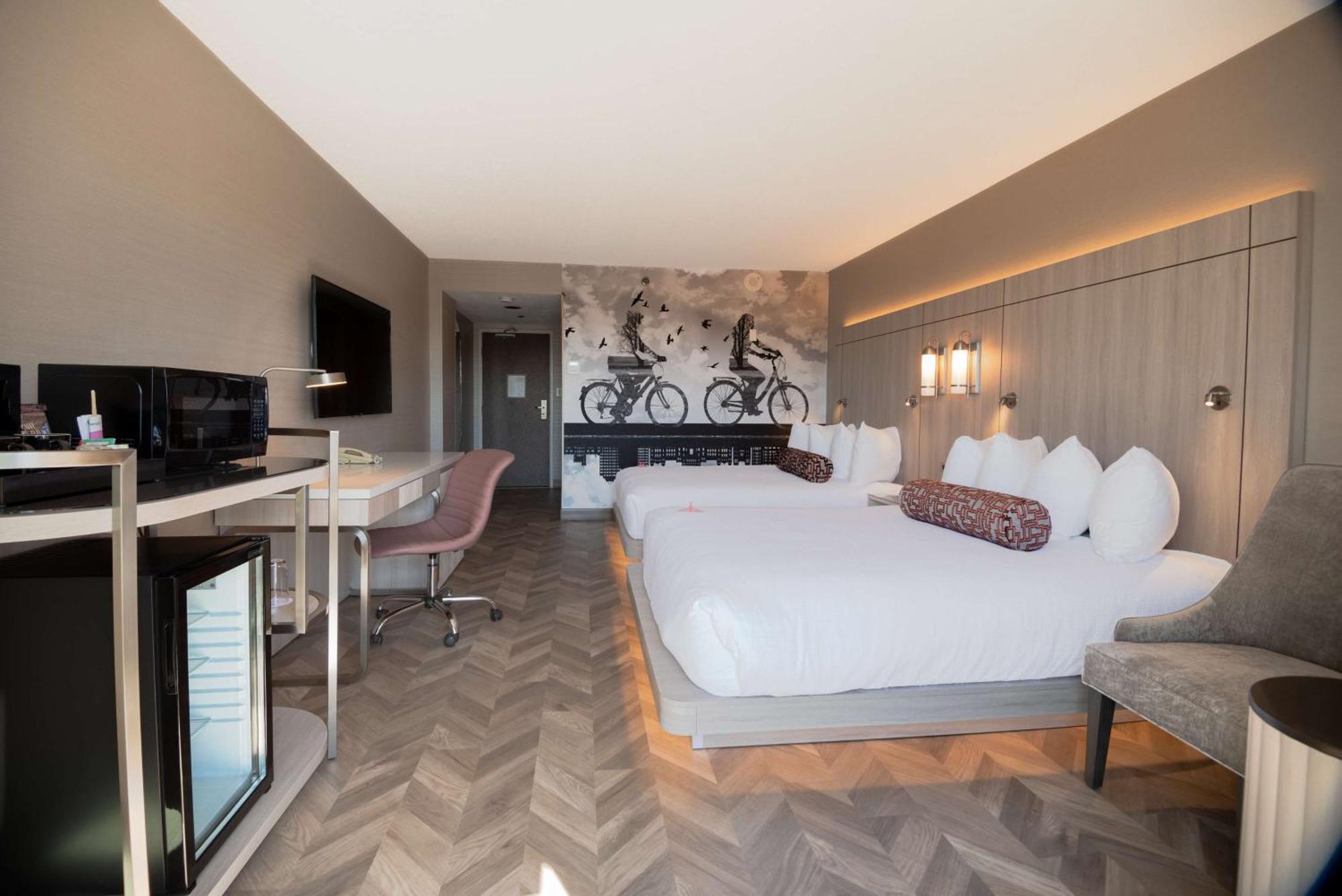 Coast Victoria Hotel & Marina By Apa Bagian luar foto