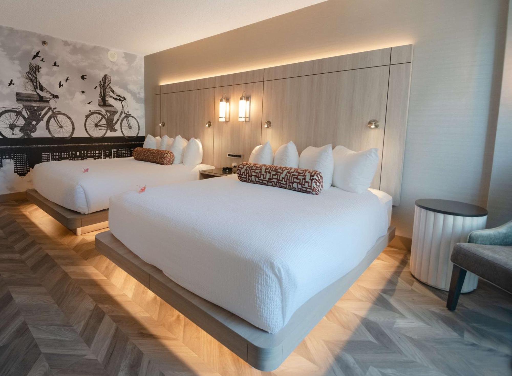 Coast Victoria Hotel & Marina By Apa Bagian luar foto