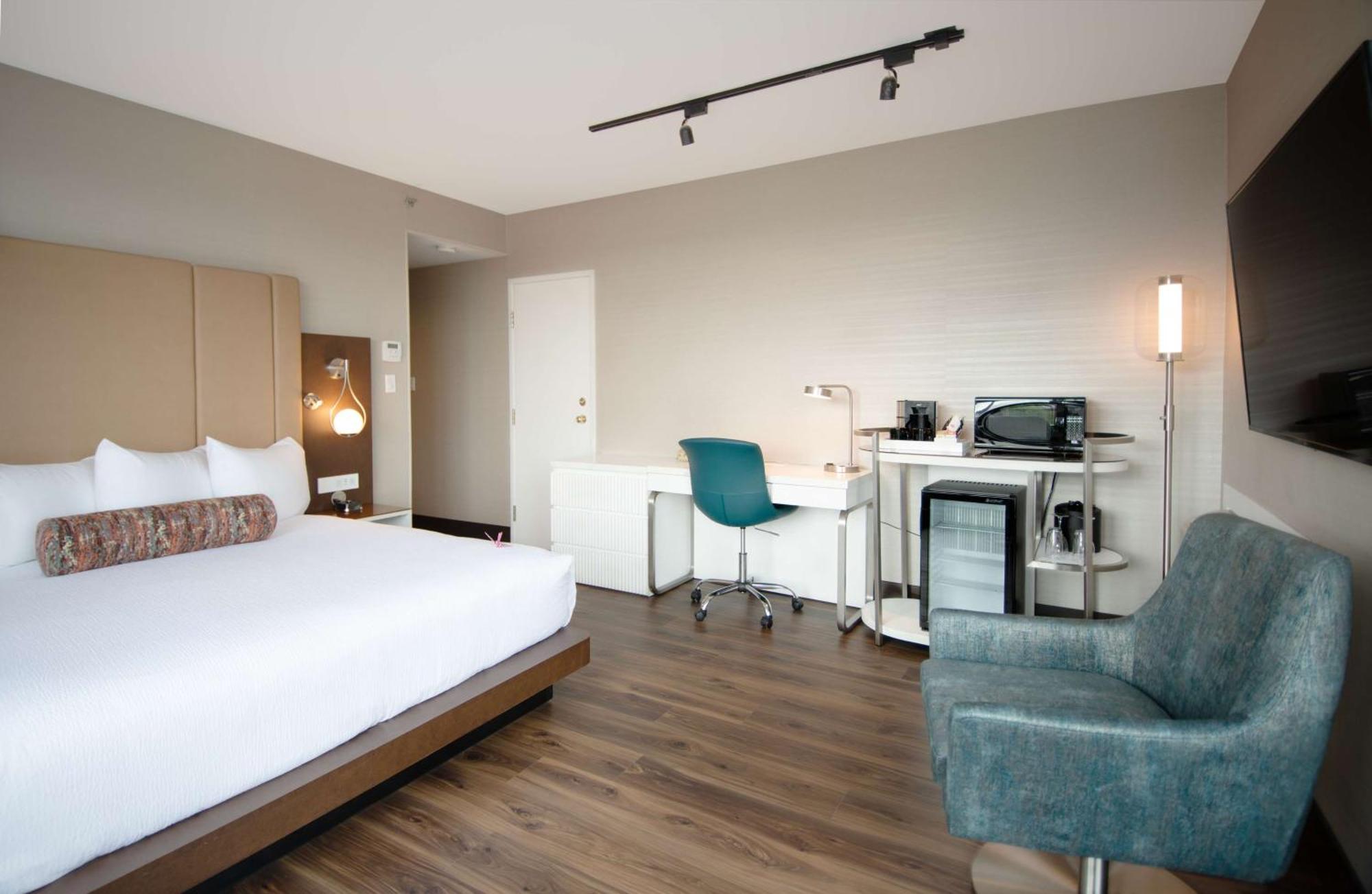 Coast Victoria Hotel & Marina By Apa Bagian luar foto