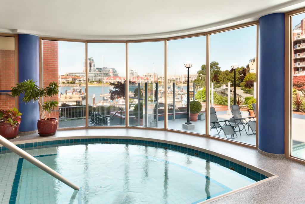 Coast Victoria Hotel & Marina By Apa Bagian luar foto