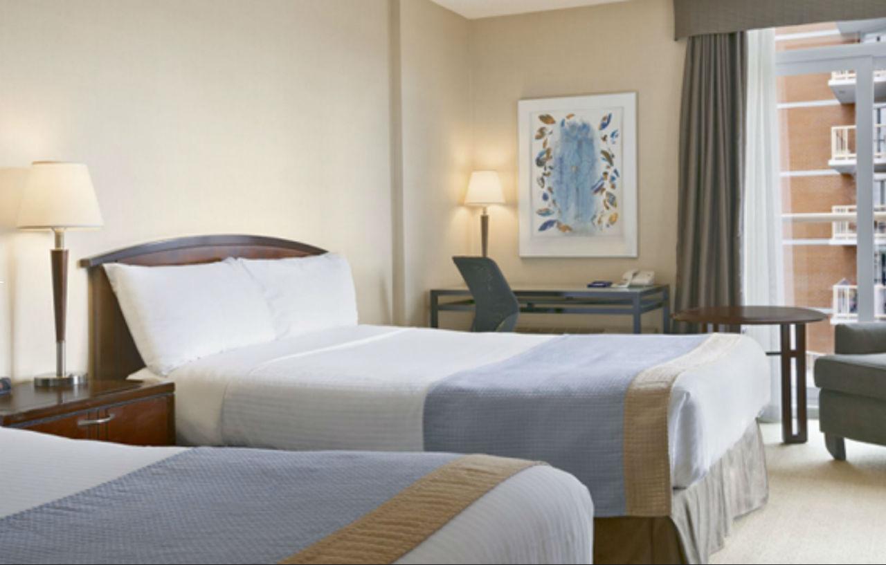 Coast Victoria Hotel & Marina By Apa Bagian luar foto